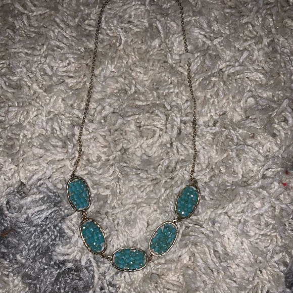 Franchesca’s gold statement necklace - Picture 1 of 3
